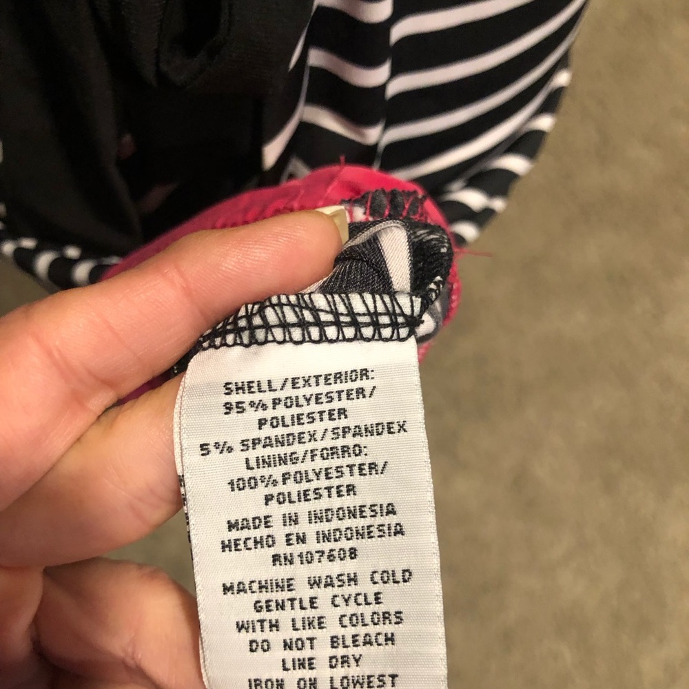 R&K Flattering Black Pink & White Dress - Picture 5 of 5